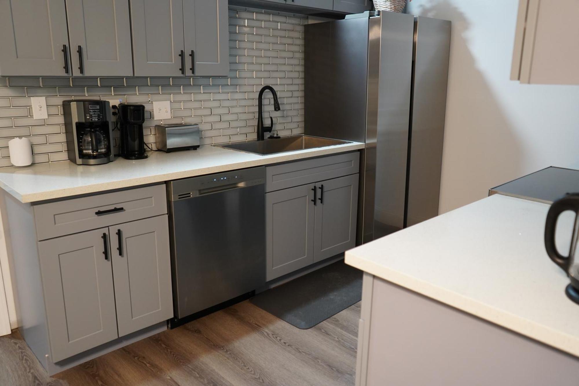 Stylish 4br Prime Location Close To All! Holiday home Memphis