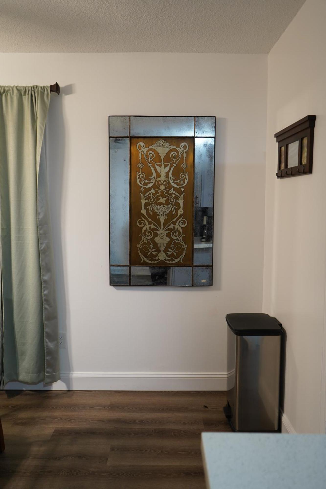 Stylish 4br Prime Location Close To All! Memphis