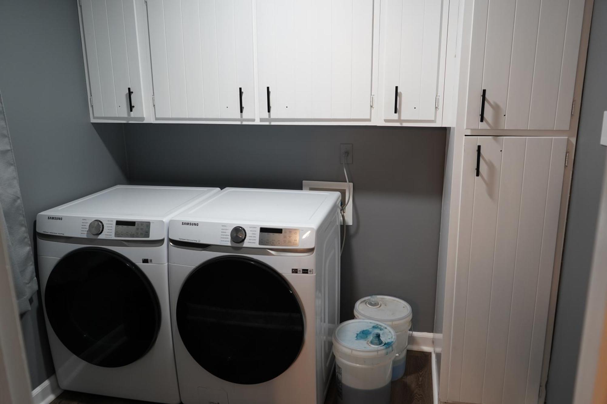 Stylish 4br Prime Location Close To All! *