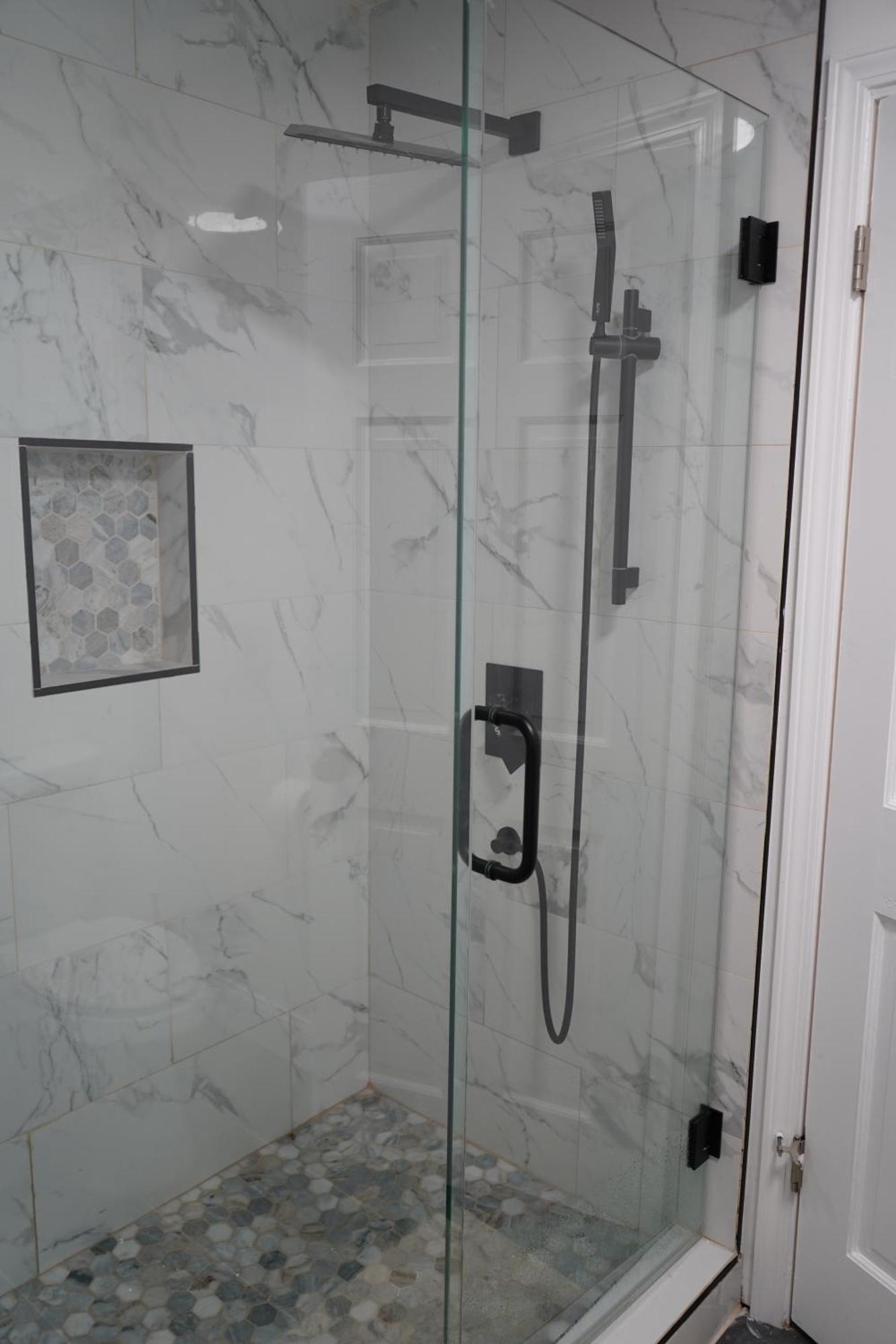Stylish 4br Prime Location Close To All!