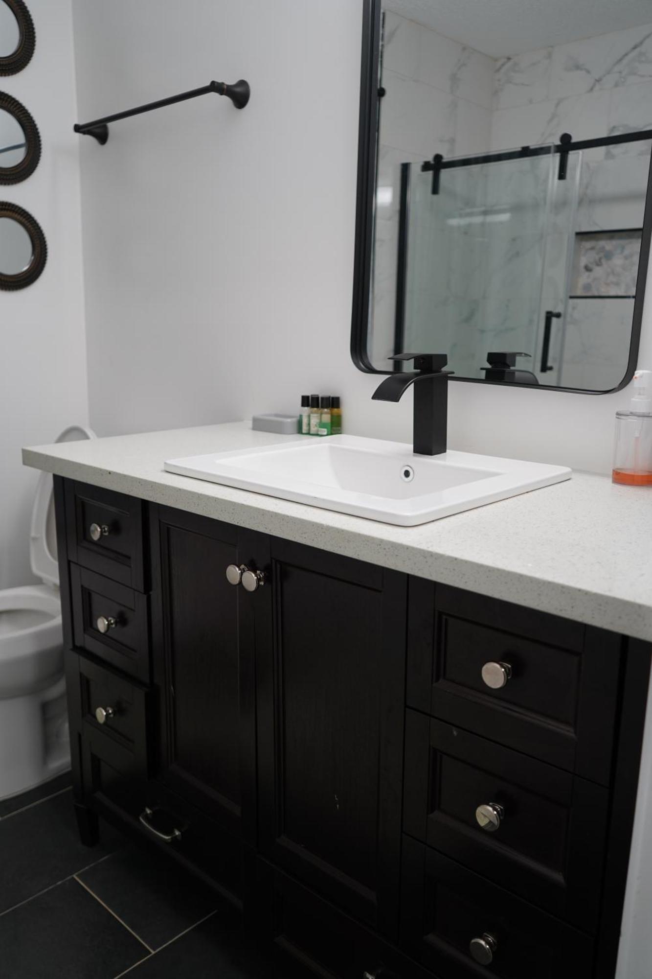 Holiday home Stylish 4br Prime Location Close To All! *